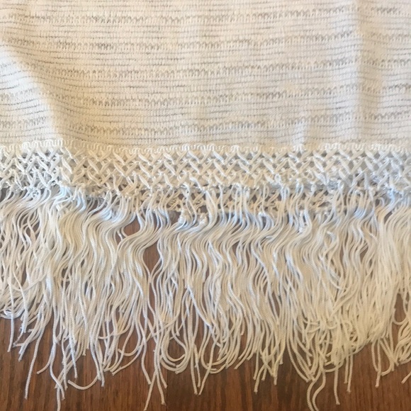 White tank top - Picture 3 of 3